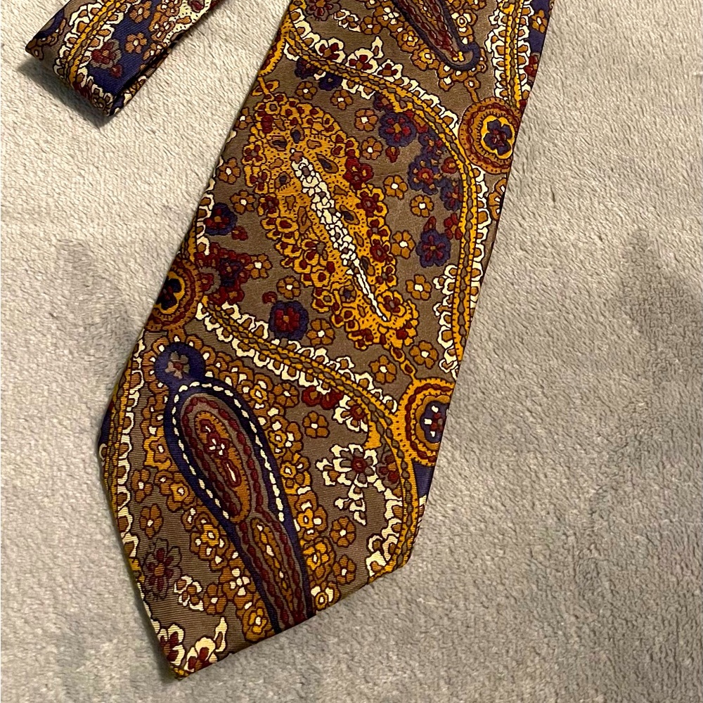 Sheaf & Caber Paisley Men’s Tie